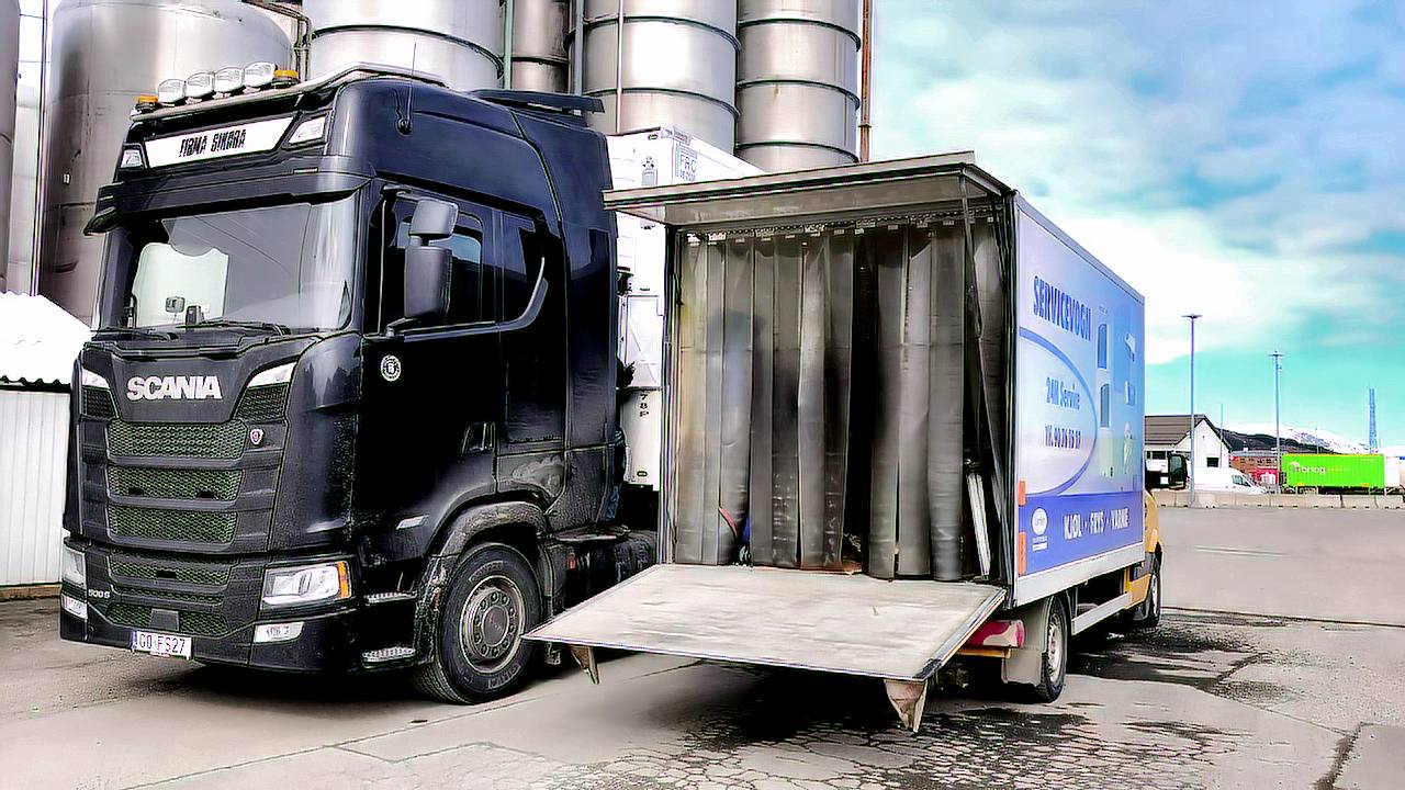 Обзор электрической новой Scania! Поломка рефа, сервис и новый салон из ЭКОКОЖЫ!