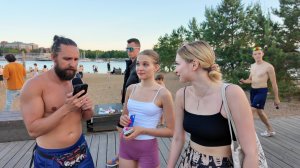 Очень умные студентки ответили на все вопросы за бабосы