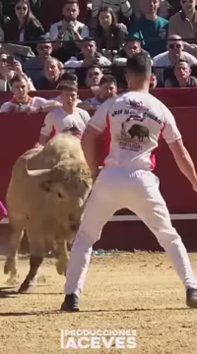 Что только люди не делают ради денег!