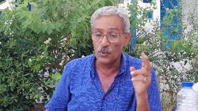 الشاعر المختار المختاري في تلاوة شعرية 2025