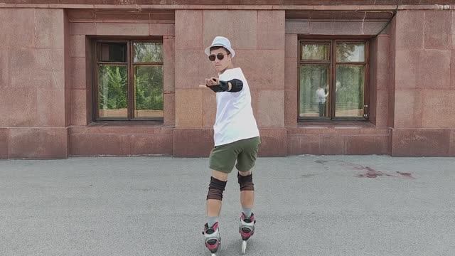 RolleRProPelleR | ПРЫЖОК 360 НА РОЛИКАХ смотреть онлайн