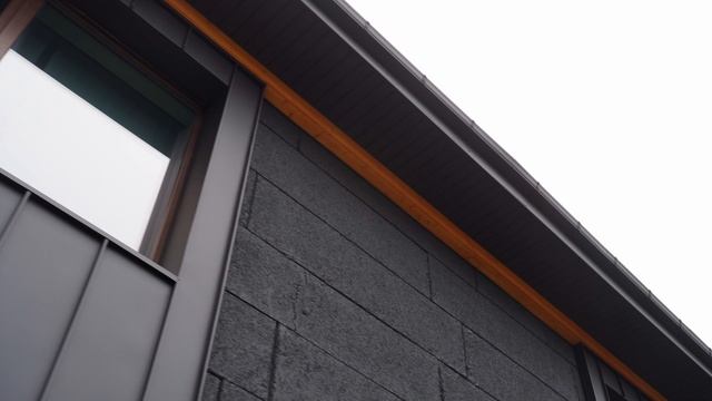 Фальцевый фасад. Акценты в архитектуре объекта - ROOF SERVICE