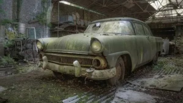 ЗАБРОШЕННАЯ МАШИНА