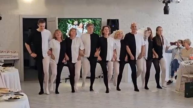 "Чёрно-белый" смотреть онлайн