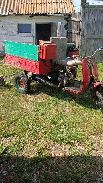 выкатил мотороллер 🏍️