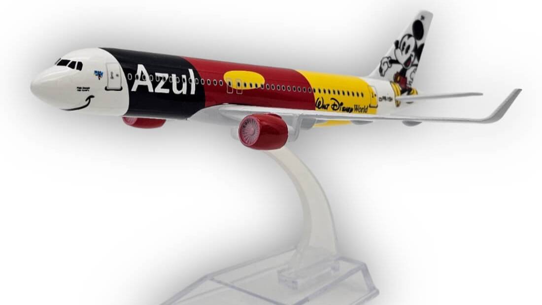 Модель самолета Airbus A320 Azul Brazilian Airlines 
