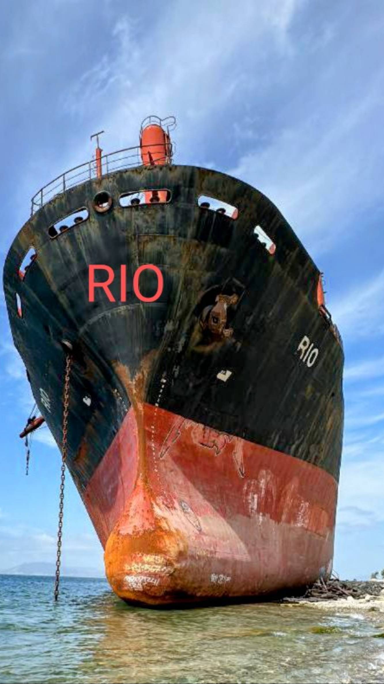 Морской путь на сапборде к кораблю Рио в Кабардинке, шторм не щадит сухогруз🛳️