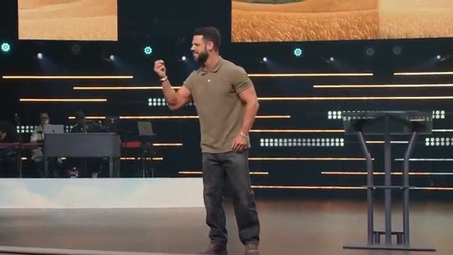 "НЕ следуй за Чувствами" / Стифен Фуртик смотреть онлайн