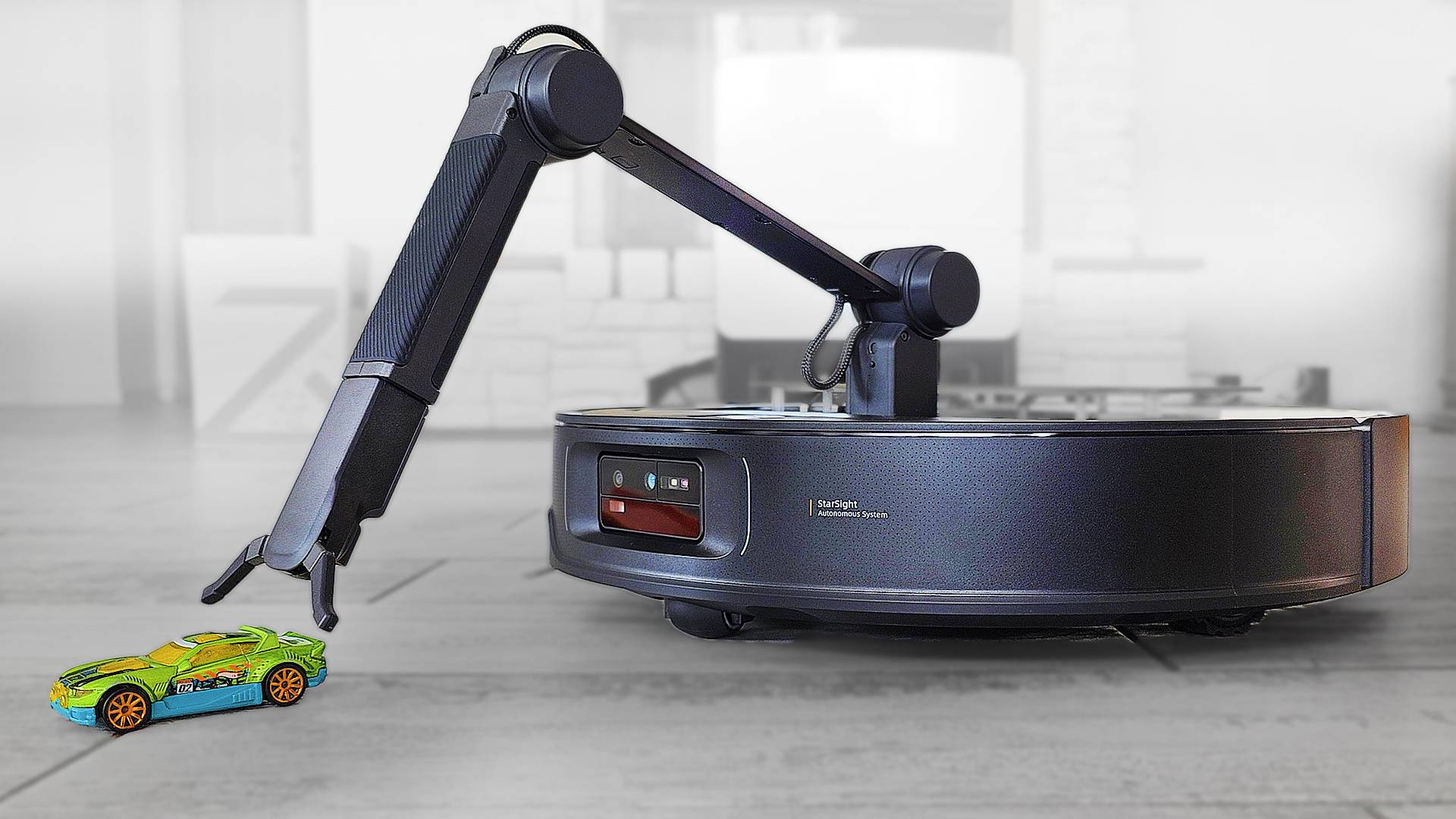 Первый в мире Робот-пылесос с механической рукой Roborock Saros Z70 смотреть онлайн