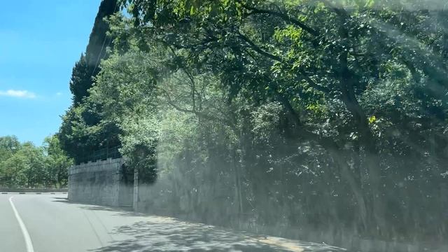 Ялта. От Колоннады по улице Коммунаров до поворота на Виноградную ул. 05.07.25. Крым. Crimea. Yalta. смотреть онлайн