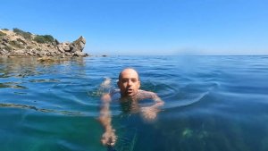 СУДАК 2025 Море сильно ПОТЕПЛЕЛО! Пляж и Набережная города Секретные Пляжи, Бухта Любви