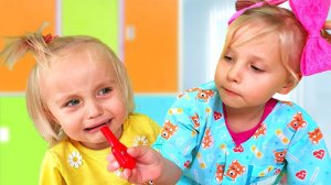 Алиса играет в детского Доктора для малышей. Сказки для Евы! Видео для детей.