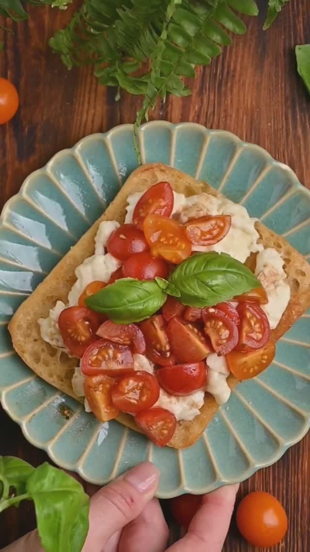 Брускетта с домашней бурратой #cheese #burrata #bruschetta #tomato #food #рецепт #сыр #брускетта