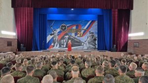 "Звезды на погонах"- поет автор песни Алена Жукова