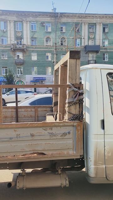 Деревянная катюша на газели.