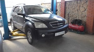 Замена нижних шаровых опор на Киа Соренто 2005  Kia Sorento 2,5