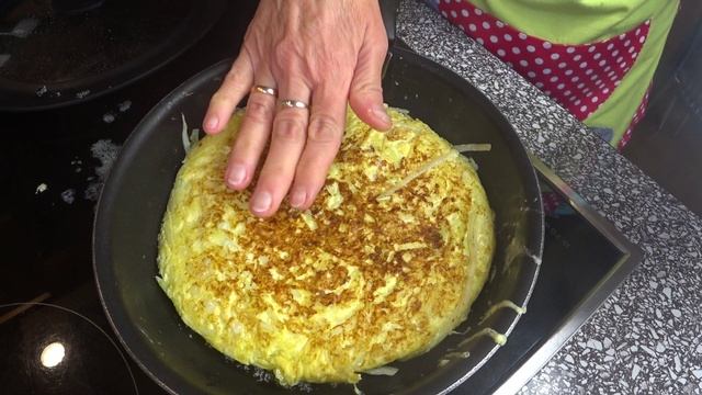 Для быстрого перекуса: капустная пицца на сковороде