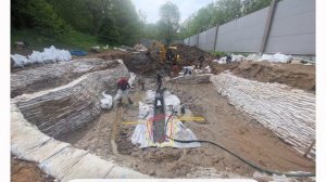 Мы построили пруд на даче.