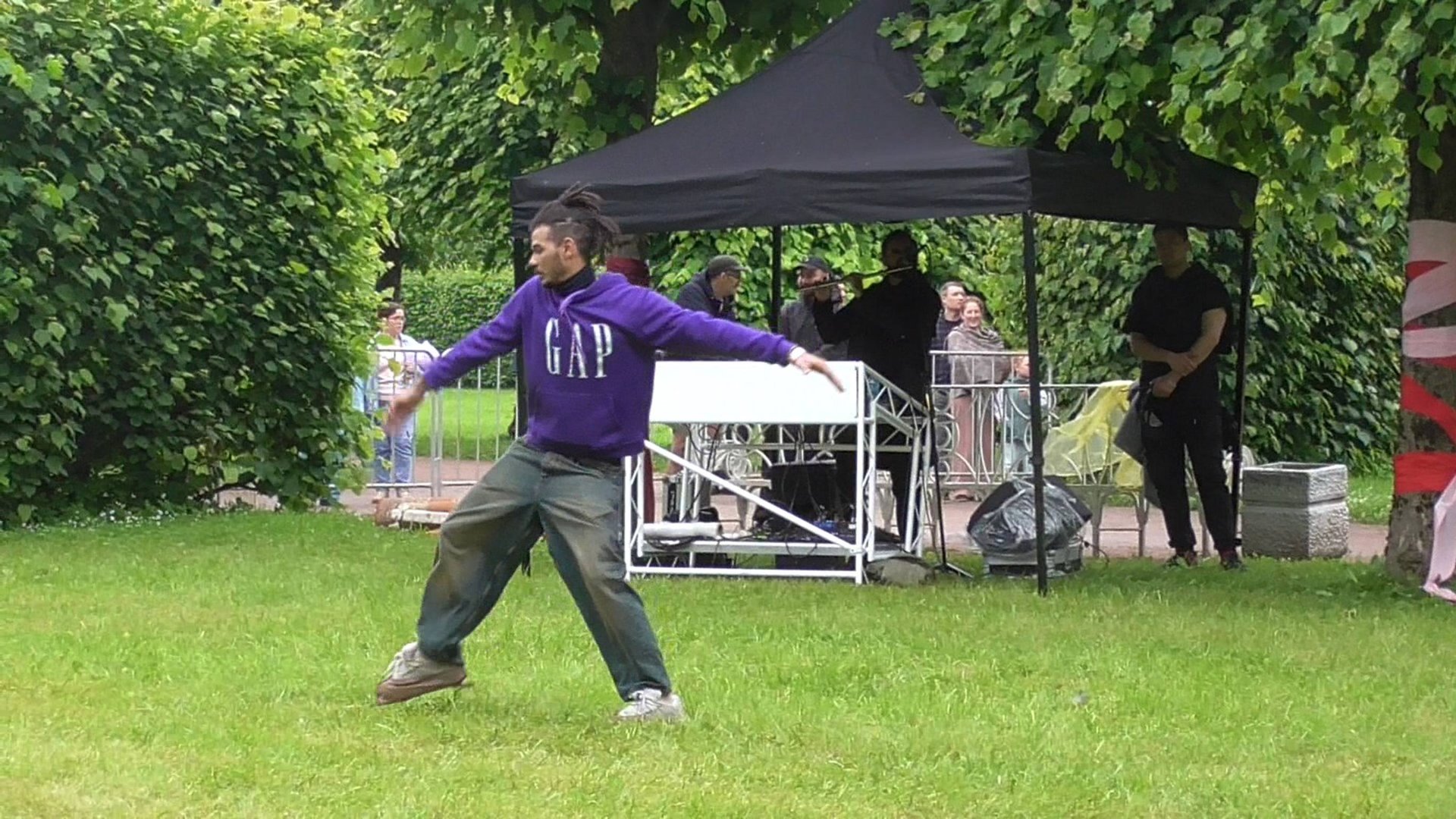 Репетиция Показа мод на газоне Царского Села смотреть онлайн