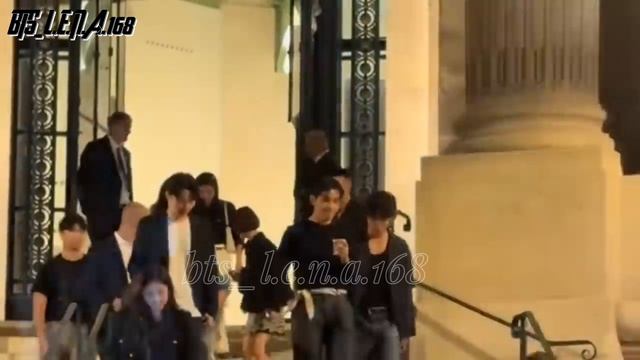 Тёплый приём Парижа, Taehyung смотреть онлайн