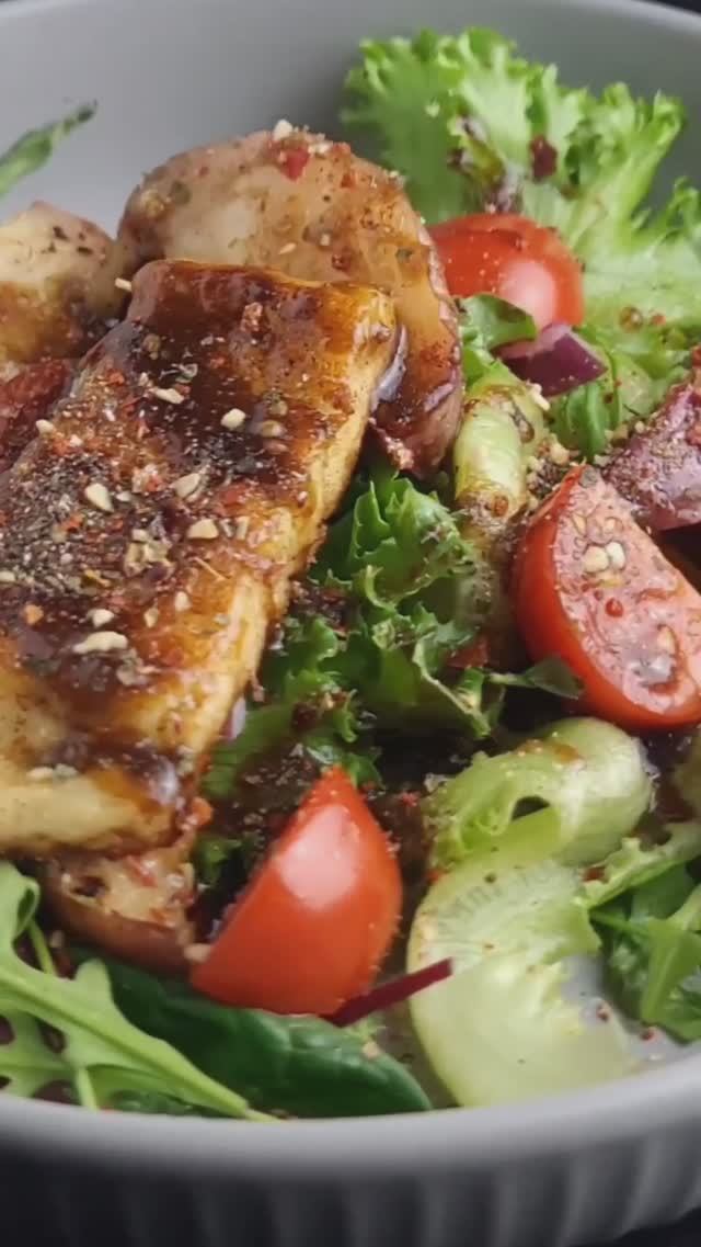 Летний салат с жареным сыром и нектаринами #салат #рецептынакаждыйдень #рецептсалата #летнийсалат