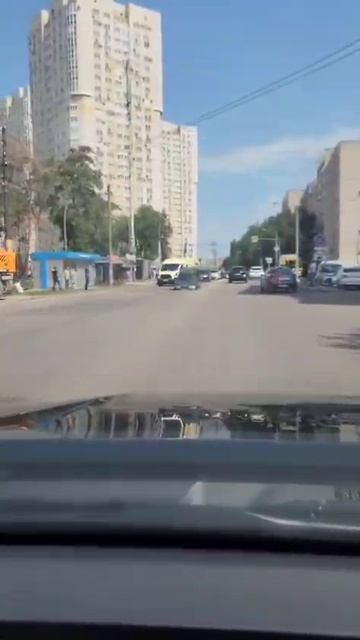Автомобиль провалился под землю смотреть онлайн