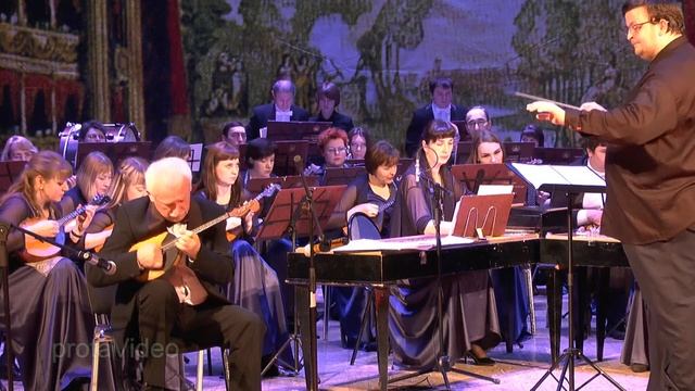 Играет народный артист России Сергей Лукин (домра) смотреть онлайн