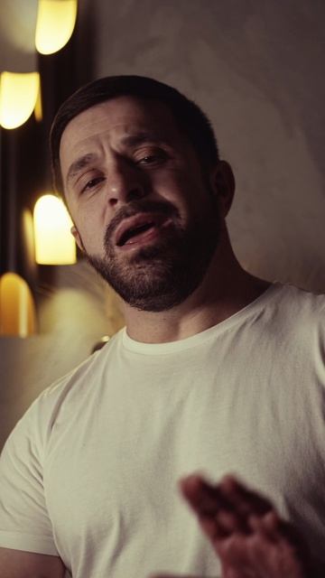 Алибек Гегиев - Наивная смотреть онлайн