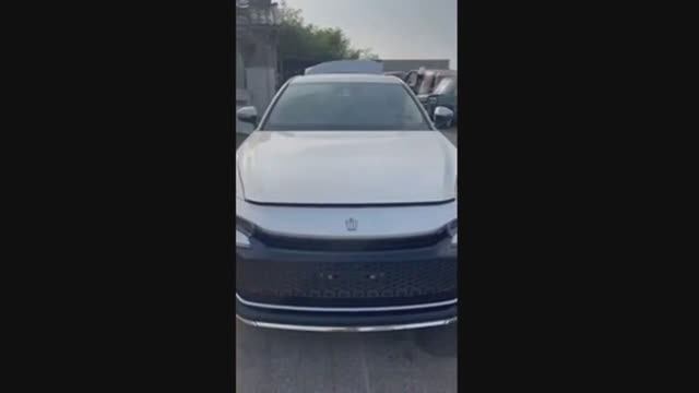 Осмотр Toyota Crown Crossover в нашем автосервисе в Японии