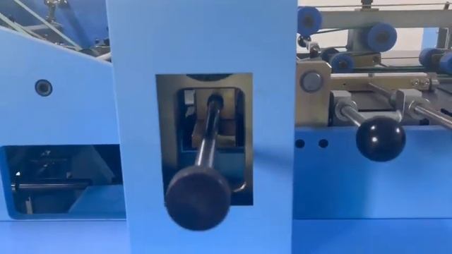 AutoPUNCH-420 пробивка тонкой бумаги: подача захватом + укладка с оборотом