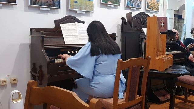 Фисгармония — клавишно-пневматический духовой музыкальный инструмент. Куда поехать и где послушать? смотреть онлайн