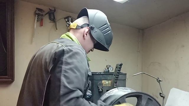 Ремонт сильного повреждения литого диска. Сварка алюминия. Правка литых дисков. г.Липецк смотреть онлайн