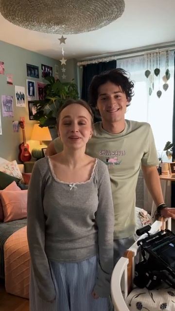 Александра Лукьянова и Андрей Мартынов передают привет со съемок веб-сериала "Глазами младенца" смотреть онлайн