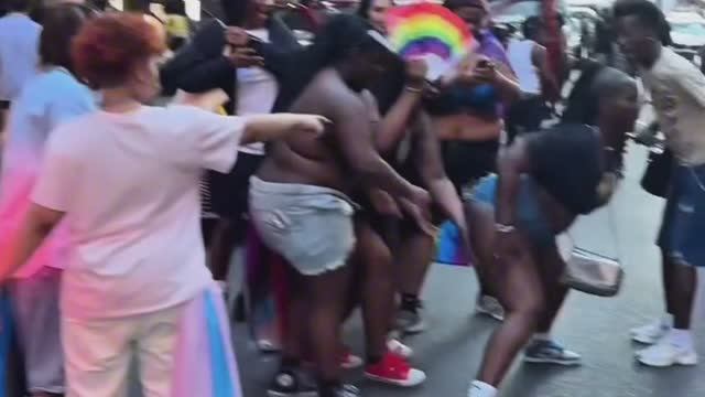 Ты впервые приехал в НЬЮ-ЙОРК/ Америка не много тебя удивляет своим колоритом #жизньвсша #америка смотреть онлайн