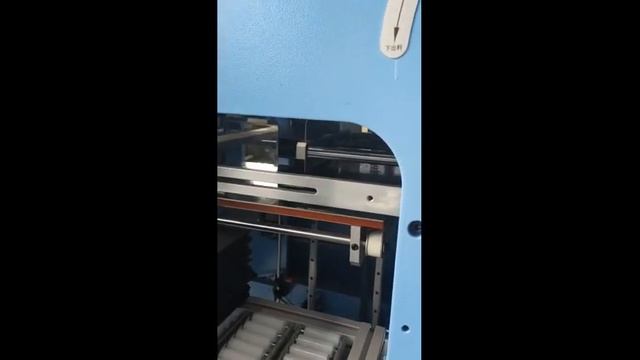 Перфоратор AutoPUNCH-420: пробивка переплетной крышки для ежедневников вакуумная подача прямой тракт
