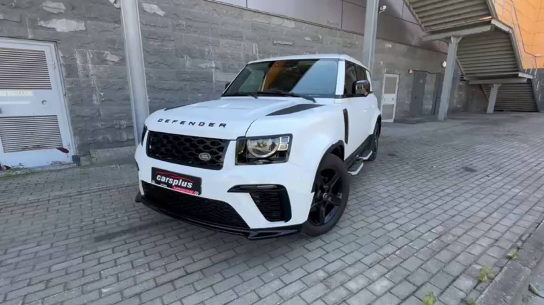 В наличии LR Defender ⬇️ смотреть онлайн