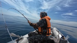 Рыбачим в море на 30 метрах, июль , жара..