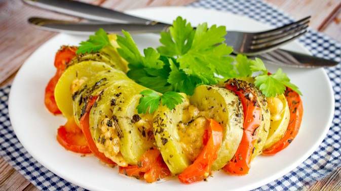 Яркое, сочное и лёгкое блюдо. ГАРМОШКИ ИЗ КАБАЧКОВ С ПОМИДОРАМИ