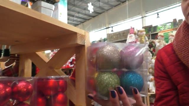 Мерри Марго покупает игрушки на Новый Год!