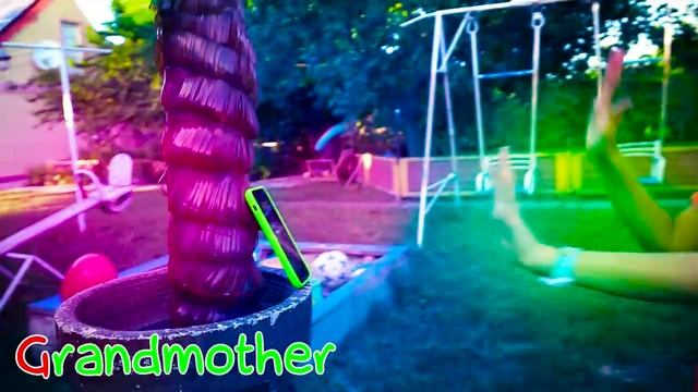 Марго и маленькая Марья учат летний алфавит