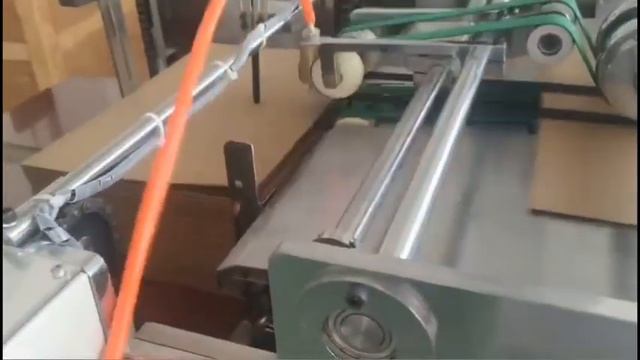 Автоматический перфоратор AutoPUNCH-550: пробивка картона с прямым выкладом на конвейер