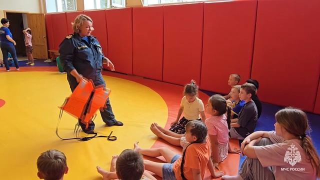 Каждый ребенок должен знать о правилах безопасности! смотреть онлайн