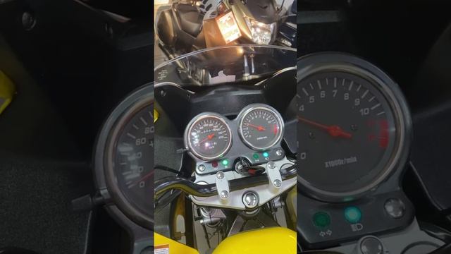 SUZUKI GS500FU 2004 г. Желтая смотреть онлайн