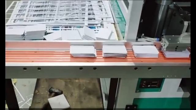 Полуавтомат высечки карт CARDCUT-S с автоматическим равнением листа