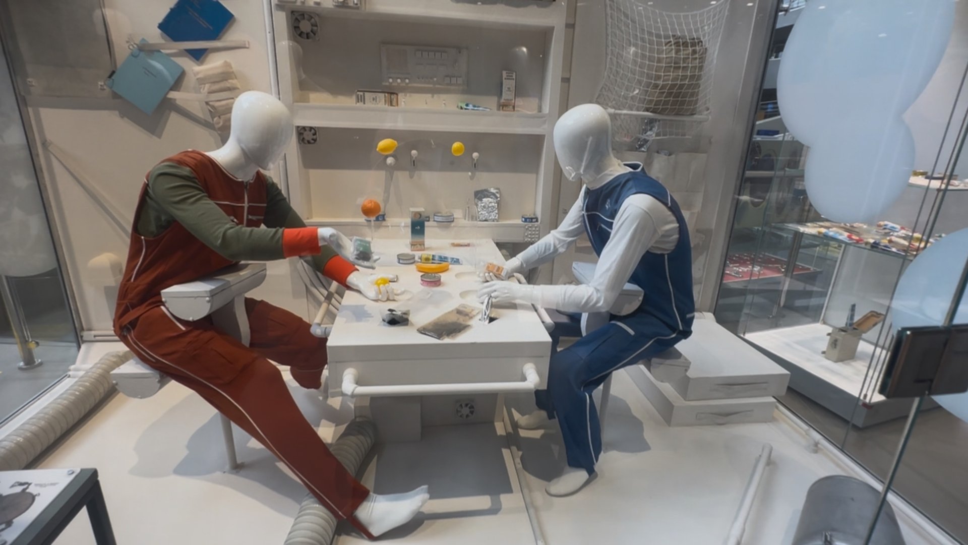 Жизнеобеспечение космонавтов в космосе