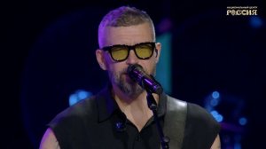 «Проститься»: музыка группы Uma2rman — подарок молодоженам