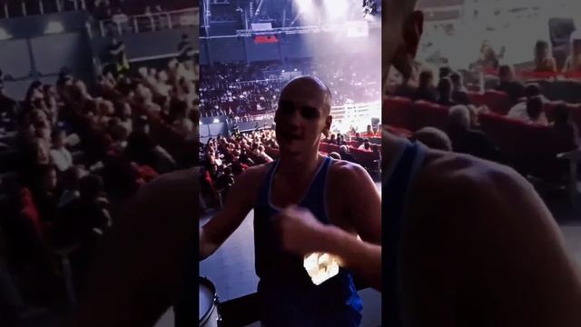 На днях стены самарского Дворца Спорта им. Владимира Высоцкого сотряслись от мощной поддержки Трибун смотреть онлайн