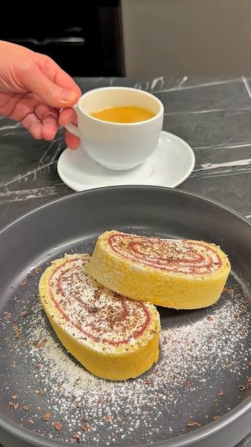 Малиновый рулет с японским бисквитом #рецепты #еда