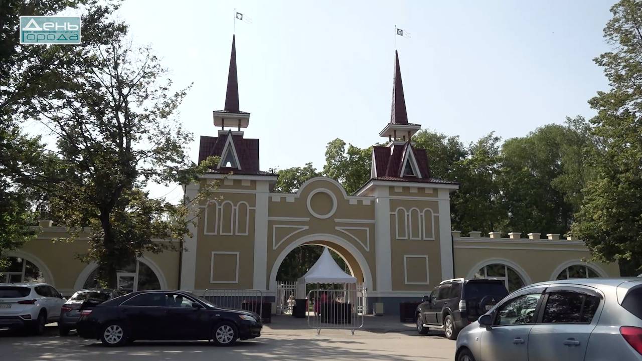 Парк имени 1 Мая открылся после второго этапа благоустройства в День семьи смотреть онлайн