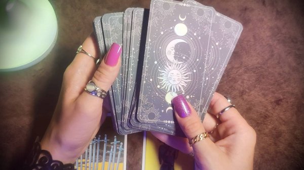 Гадание на Таро АСМР Ролевая игра Тихим голосом